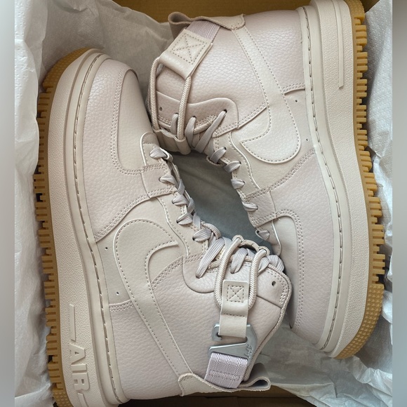 Women’s Nike Air Force 1 Hi UT 2.0 Sz. 9 - NEW IN BOX - Picture 3 of 5